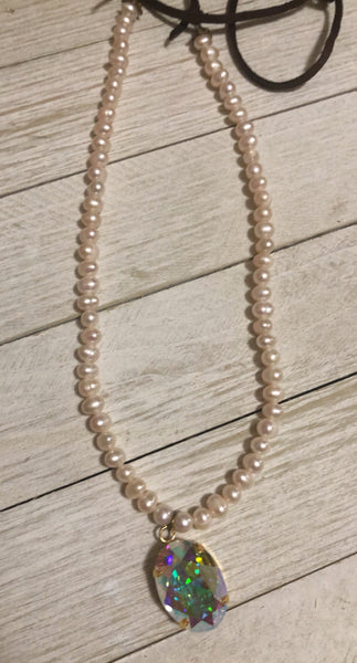 pearl necklace irridescent stone